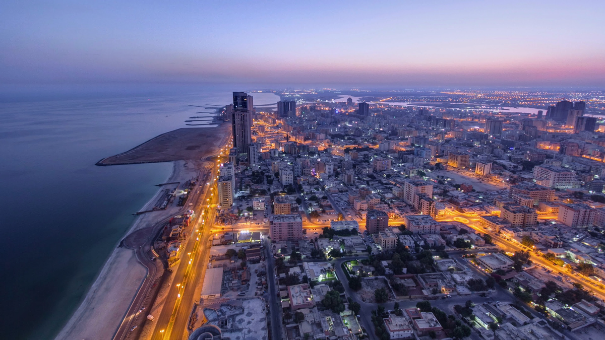 Ajman or Fujairah - Which Emirate for a Vacation?