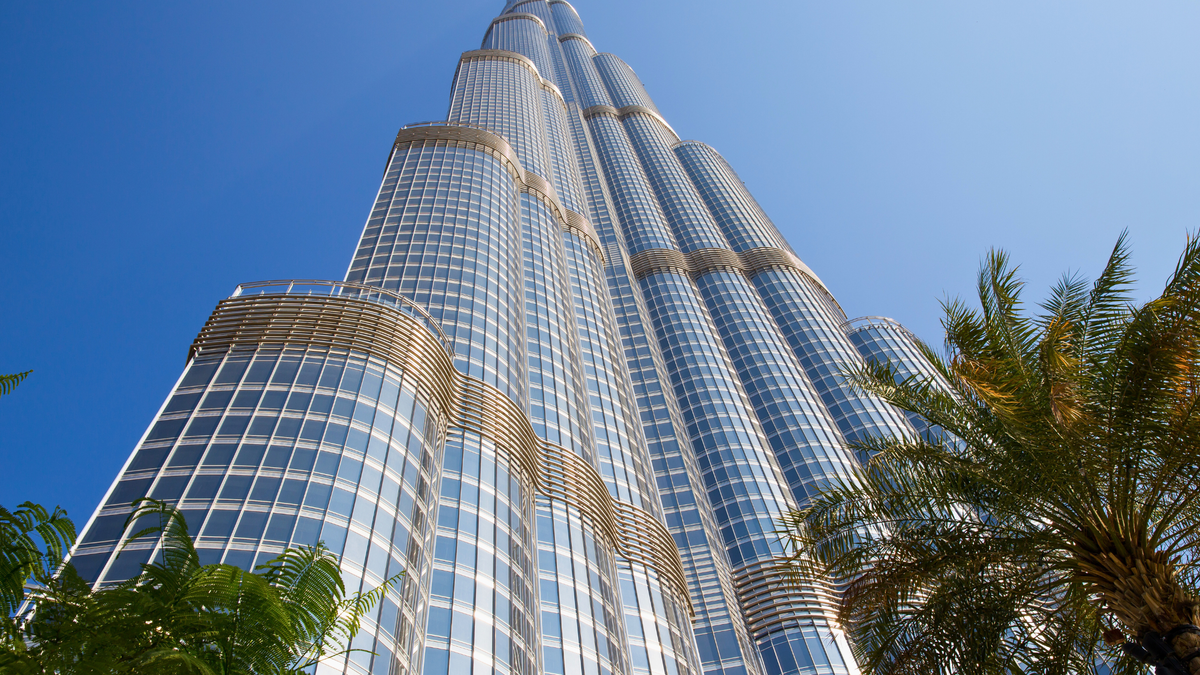 Burj Khalifa: What Awaits You Inside This Dubai Stunner