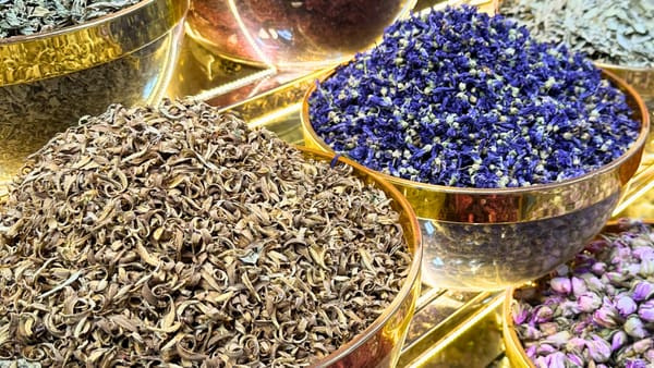 Dubai Spice Souk Ultimate Guide: Explore the Aromatic Spice Market in Dubai