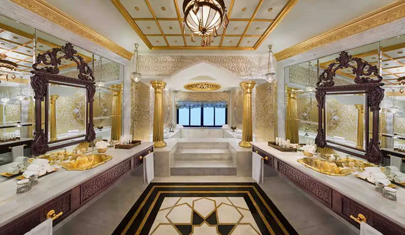 Zabeel Saray Bathroom | Best Hotels on The Palm Dubai |The Vacation Builder