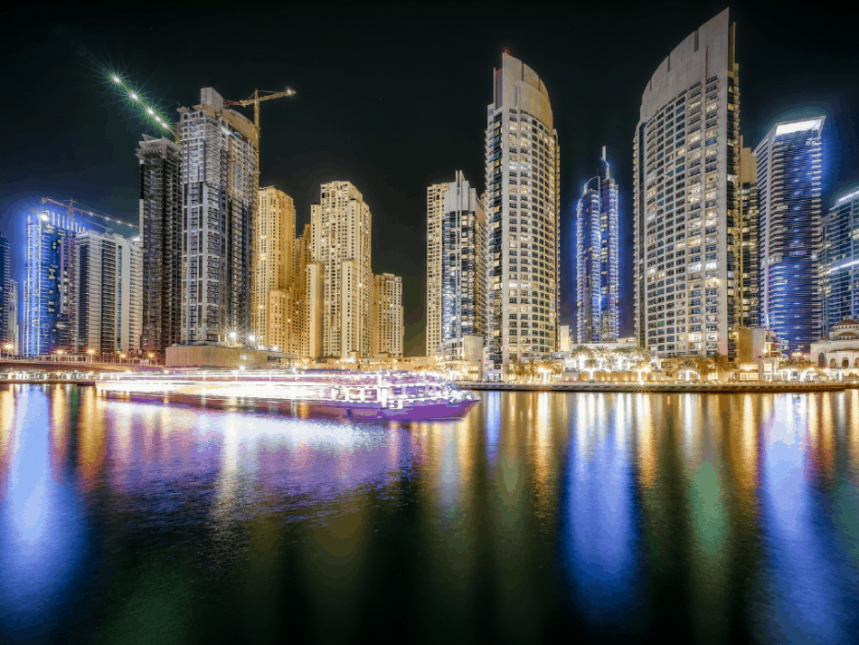 Walk along Dubai Marina | Dubai Nightlife | The Vacation Builder