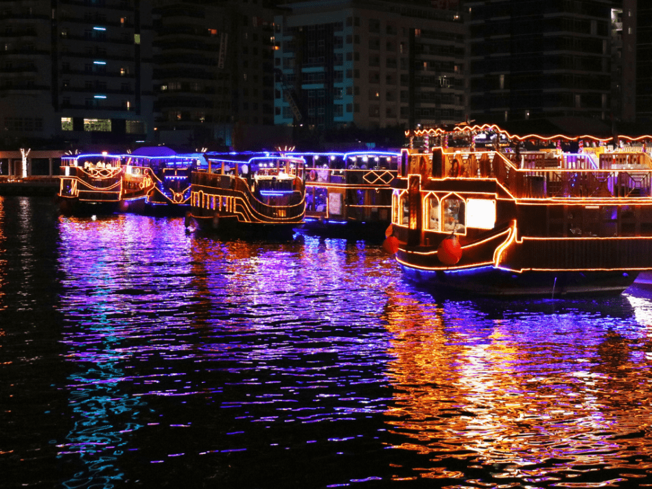 Dhow Cruises in Dubai | The Vacation Builder