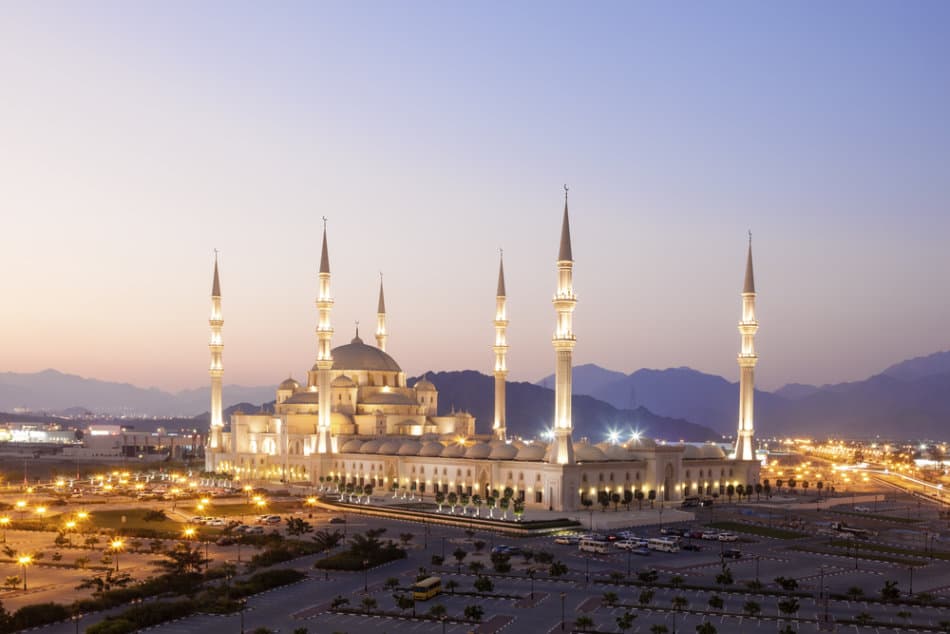 What is in Fujairah - Sheikh Zayed Mosque | The Vacation Builder