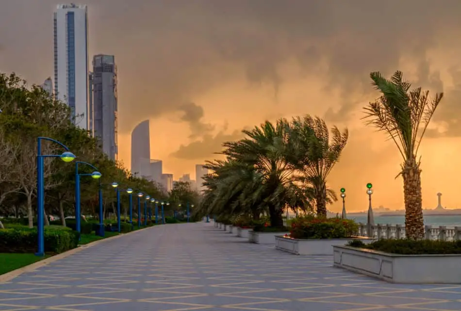 Best Places to Watch Sunrise and Sunset in Abu Dhabi - Abu Dhabi Corniche | The Vacation Builder