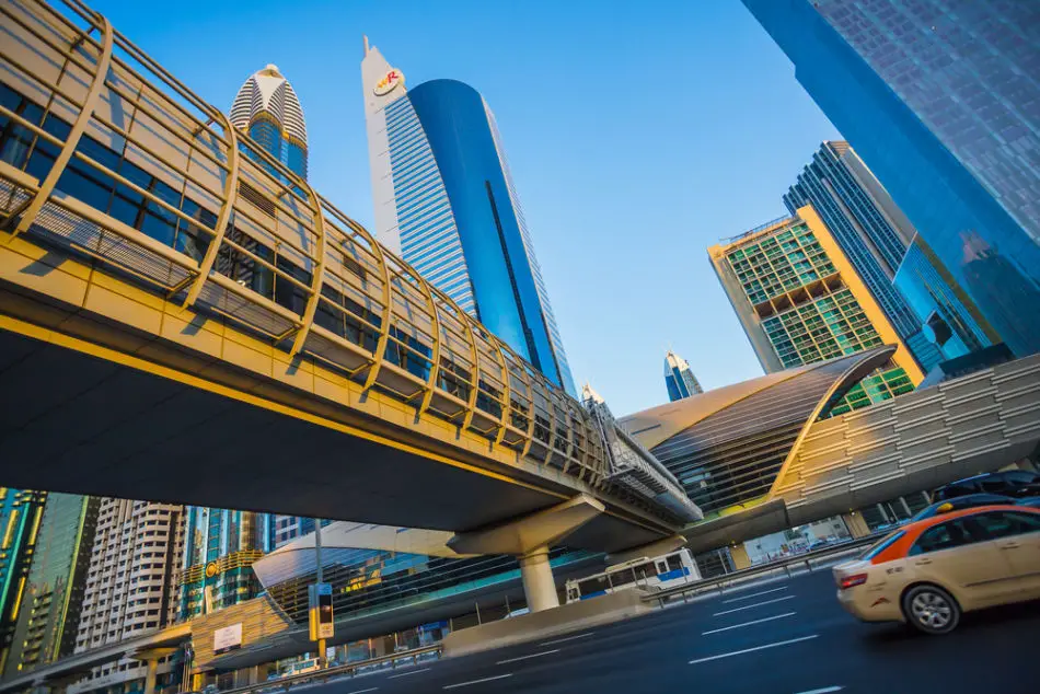 Dubai vs Bahrain - Where is Better for Expats - Public Transport - Dubai Metro | The Vacation Builder
