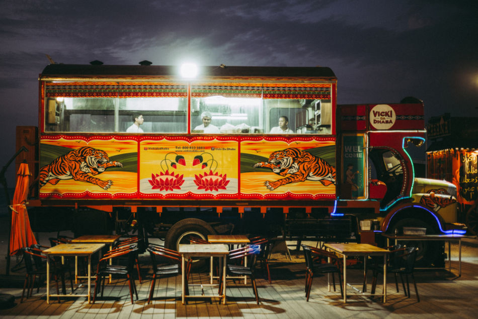 Kite Beach or JBR - Best for things to do - Kite Beach Food Trucks | The Vacation Builder