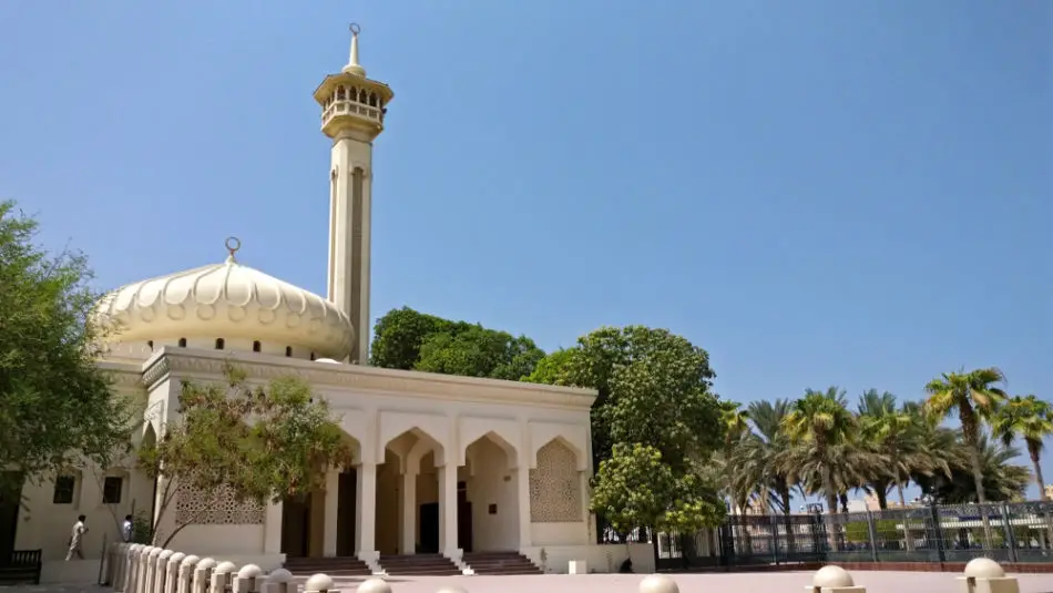 11 Must Visit Mosques in the UAE - Grand Mosque, Dubai | The Vacation Builder