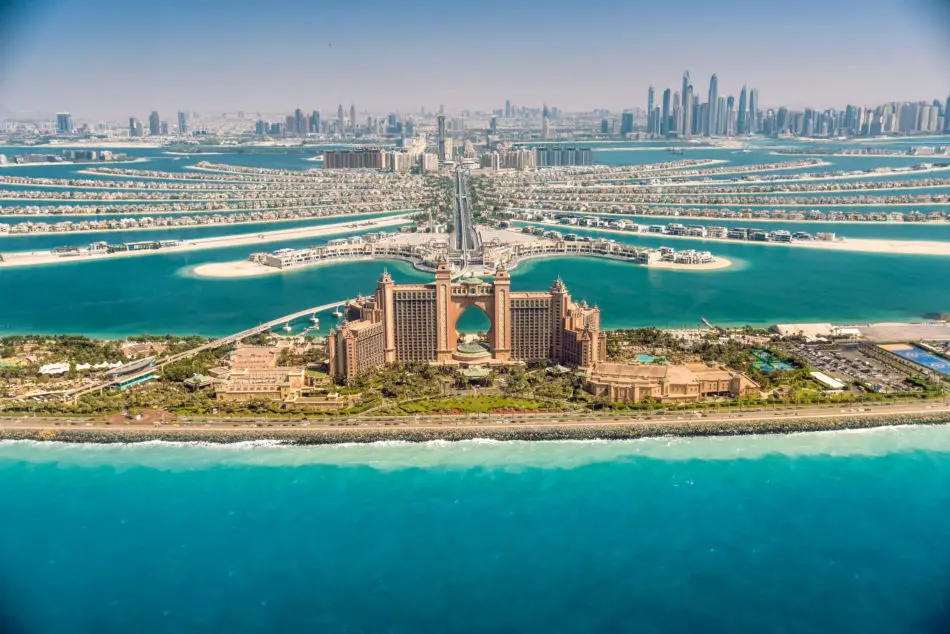 Best Area to Stay in Dubai for Couples - Palm Jumeirah or Downtown Dubai | The Vacation Builder
