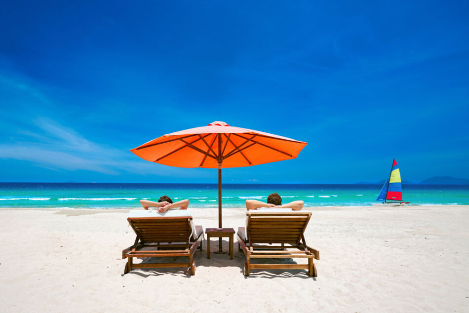 Nikki Beach Resort & Spa Dubai Vs. Mandarin Oriental Jumeirah Dubai: Which Is Better To Stay | Which Has Direct Beach Access | The Vacation Builder